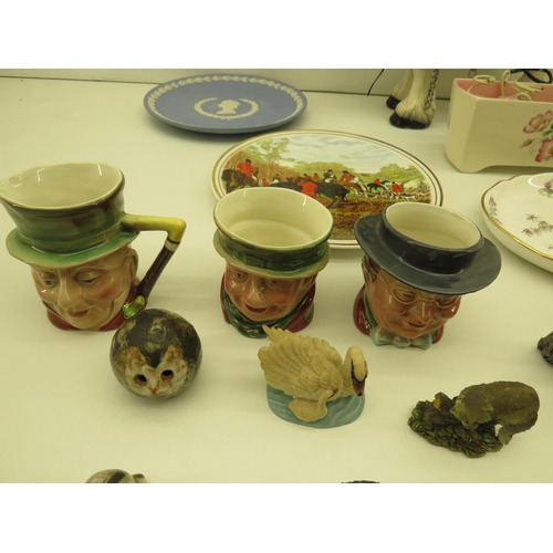 378 - BOX OF FIGURINES, PLATES, HORSE INCLUDING BESWICK, MELBAWARE, VILLEROY AND BOCK, WEDGEWOOD