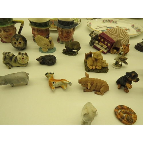 378 - BOX OF FIGURINES, PLATES, HORSE INCLUDING BESWICK, MELBAWARE, VILLEROY AND BOCK, WEDGEWOOD