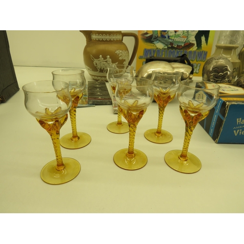 385 - BOX OF MIXED COLLECTABLES TO INCLUDE SIX CLAW GLASSES