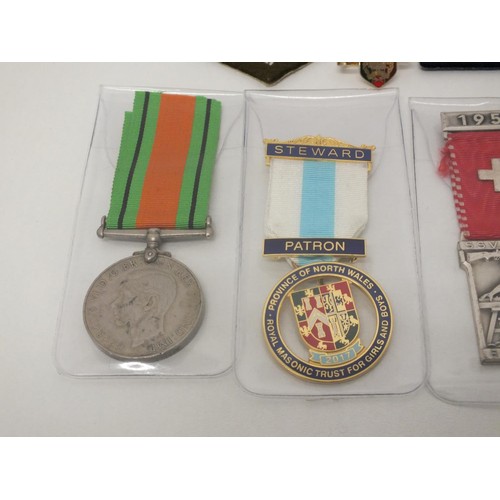 58 - VARIOUS MEDALS, BUTTONS AND BADGES