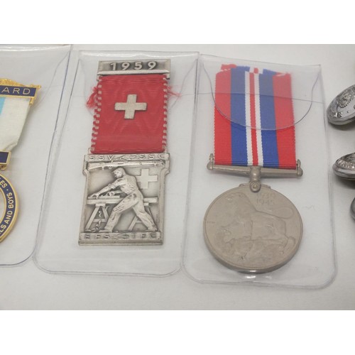 58 - VARIOUS MEDALS, BUTTONS AND BADGES