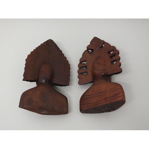 338 - PAIR OF VINTAGE NATIVE INDIANI WOOD SCULPTURES