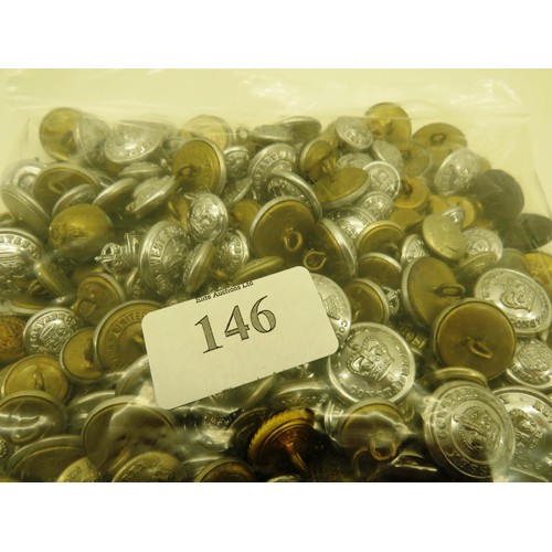 146 - APPROXIMATELY 2KG BAG OF UNIFORM BUTTONS, POLICE, FIRE BRIGADE, MILITARY ETC SOME COLLARS