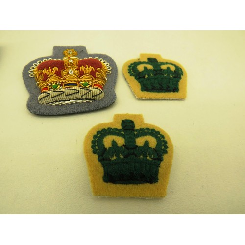 152 - BAG OF MILITARY BADGES