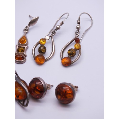 265 - 6 x PAIRS OF AMBER AND SILVER EARRINGS STUD & DANGLE