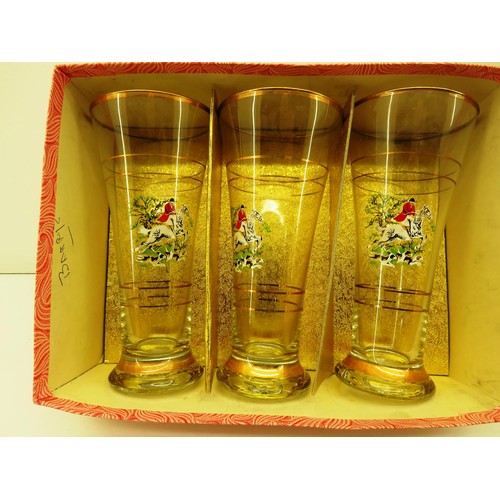 179 - LOT OF VINTAGE GLASSWARE INCLUDES SET OF THREE HUNTING SCENE GLASSES, BOXED EDINBURGH CRYSTAL