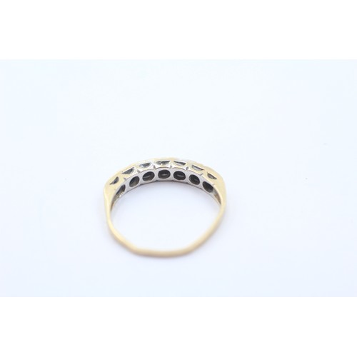 404 - 9ct gold diamond & sapphire seven stone ring (1.5g) SIZE L