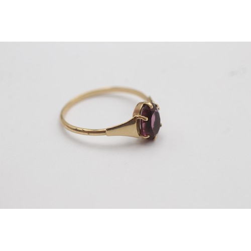 416 - 9ct gold vintage purple paste statement ring (1.2g) SIZE O