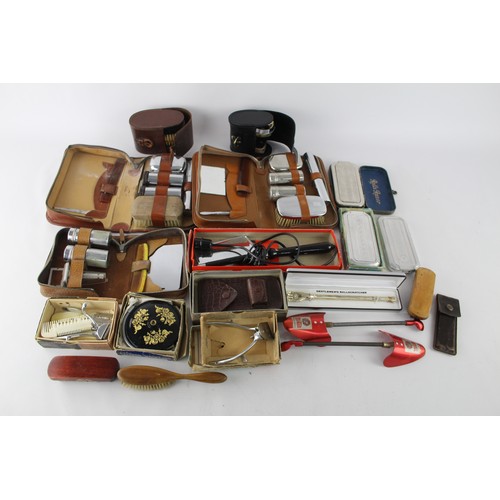 423 - Job Lot Assorted Vintage Gentleman's Grooming Inc Leather Case, Shoe Stretcher