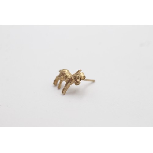 444 - 9ct gold dog stud earrings (1g)