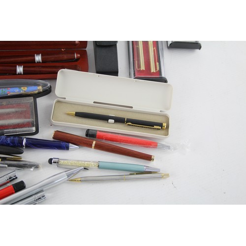 447 - Job Lot Assorted WRITING INSTRUMENTS Inc. Fountain Pens, Lighter Pens Etc