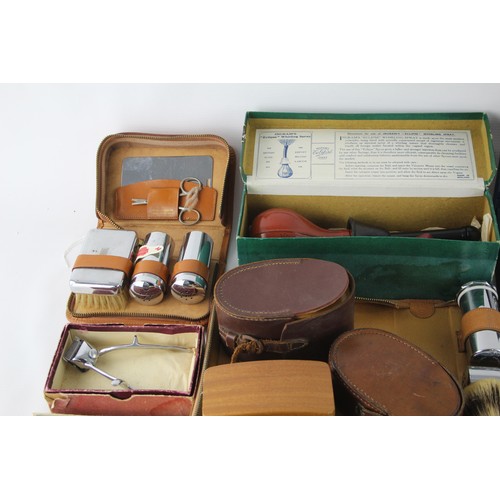 451 - Job Lot Assorted Vintage Gentleman's Grooming Inc Leather Case, Shoe Stretcher