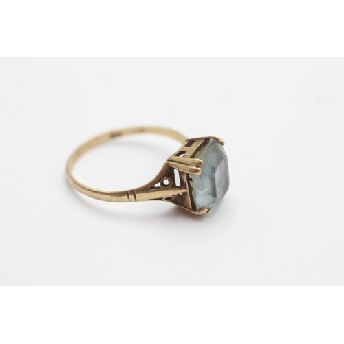 484 - 9ct gold antique blue paste single stone ring (2.2g) SIZE N