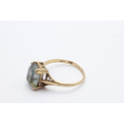 484 - 9ct gold antique blue paste single stone ring (2.2g) SIZE N