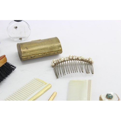 559 - 25 x Assorted Vintage LADIES VANITY Inc Hair Brush, Perfume Bottle, Mirror Etc