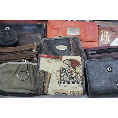 563 - 50 x Assorted PURSES / WALLETS Inc Leather, Coin Purse, Vintage Etc