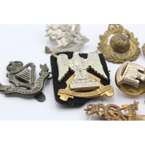 569 - 10 x Military Cap Badges Inc Connaught Rangers, RFC, Dragoon Guards, Etc