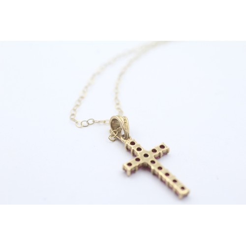 588 - 9ct gold ruby cross pendant necklace (1.2g)