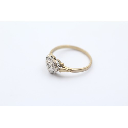 604 - 9ct gold diamond heart ring (1.6g) SIZE M