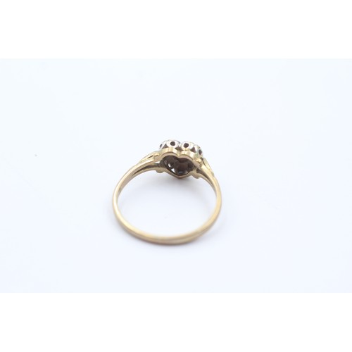 604 - 9ct gold diamond heart ring (1.6g) SIZE M