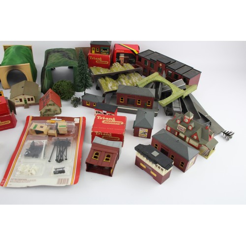 609 - Job Lot TRAIN Accessories Inc. HORNBY DUBLO, TRIANG Boxed