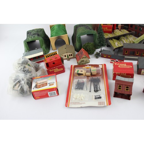 609 - Job Lot TRAIN Accessories Inc. HORNBY DUBLO, TRIANG Boxed