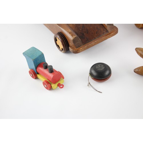 630 - 5 x Assorted Vintage Wooden Toys Inc Car, Fisher-Price, Yo-Yo, Skipping Rope