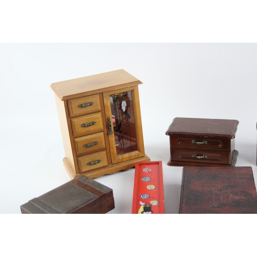 638 - 8 x Assorted Vintage Boxes Inc Money Box, Wooden, Leather Etc