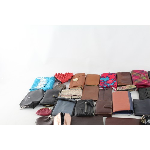 108 - 40 x Assorted Ladies / Gents PURSES & WALLETS Inc Kipling, Novelty, Leather etc