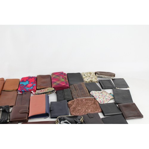 108 - 40 x Assorted Ladies / Gents PURSES & WALLETS Inc Kipling, Novelty, Leather etc