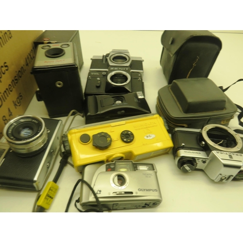 141 - BOX OF MIXED CAMERAS AND ACCESSOIRES