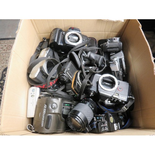 146 - JOB LOT OF FILM/DIGITAL LENSES