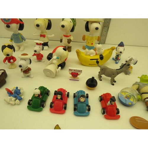 157 - LARGE QUANTITY McDONALDS SNOOPY TOYS