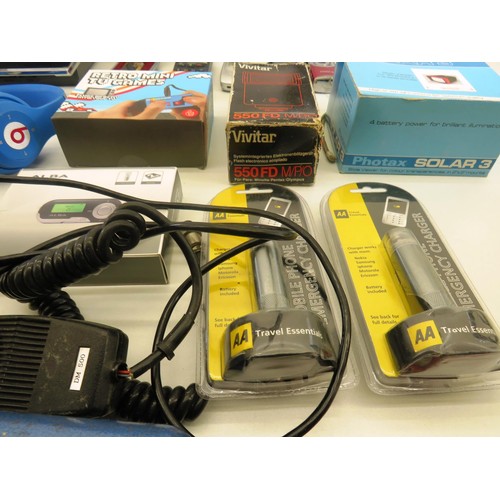 262 - SELECTION OF ELECTRONICS INCLUDING MOBILE PHONES, CASSETTE PLAEY, WALKMAN ETC