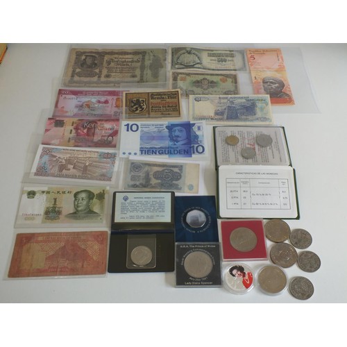 24 - BANKNOTES AND COINS