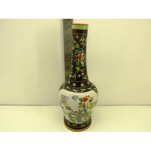 267 - LARGE HAND PAINTED CHINESE VASE APPROXIMATE HEIGHT 14