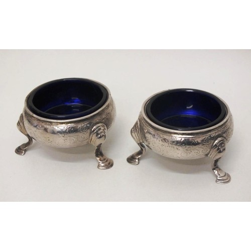 33 - A PAIR OF LARGE STERLING SILVER SALTS COMPLETE WITH ORIGINAL COBALT BLUE GLASS LINERS, HALLMARKED LO... 