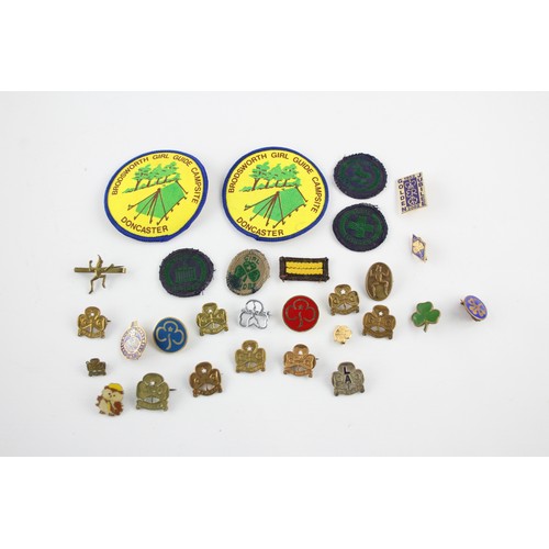 411 - 30 x Assorted GIRL GUIDES Badges & Patches Inc Vintage, Awards, Enamel Etc