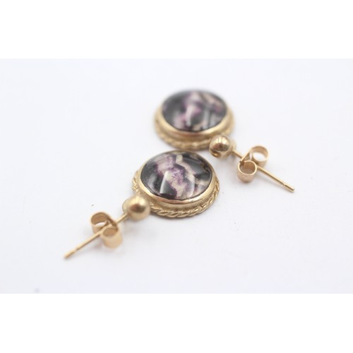 416 - 9ct yellow gold blue john round cabochon drop stud earrings (2.2g)