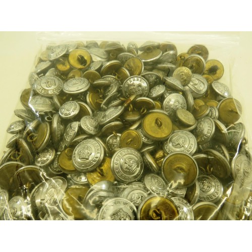 281 - APPROXIMATELY 2KG OF UNIFORM BUTTONS AND COLLARS