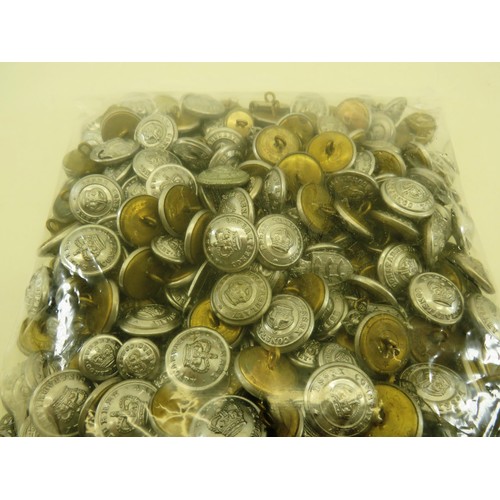 282 - APPROXIMATELY 2KG OF UNIFORM BUTTONS AND COLLARS