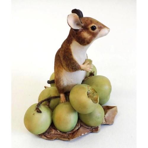 226 - RARE BORDER FINE ARTS SCULPTURE OF A MOUSE EATING GREEN GRAPES, SIGNED BY ARTIST AYRES 1989, Height ... 