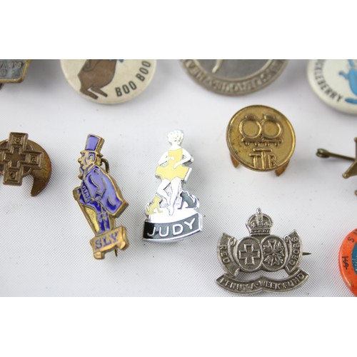 431 - 32 x BADGES Inc Enamel, Advertising, Awards, Clubs Etc