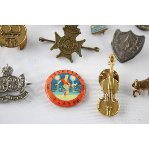 431 - 32 x BADGES Inc Enamel, Advertising, Awards, Clubs Etc