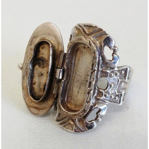 230 - ARTS & CRAFTS STERLING SILVER OVAL POISON RING SIZE R, 14g - FULL HALLMARKS, MAKERS MARK 