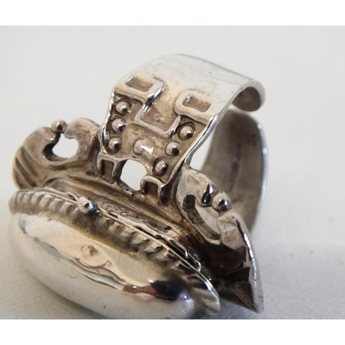 230 - ARTS & CRAFTS STERLING SILVER OVAL POISON RING SIZE R, 14g - FULL HALLMARKS, MAKERS MARK 