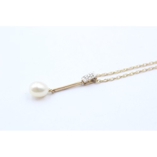 456 - 9ct gold diamond and pearl bar drop pendant necklace (1.5g)