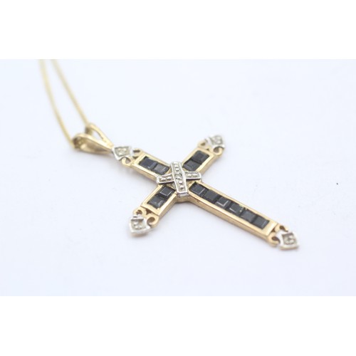 462 - 9ct yellow and white gold sapphire and diamond paved cross pendant necklace (1.8g)