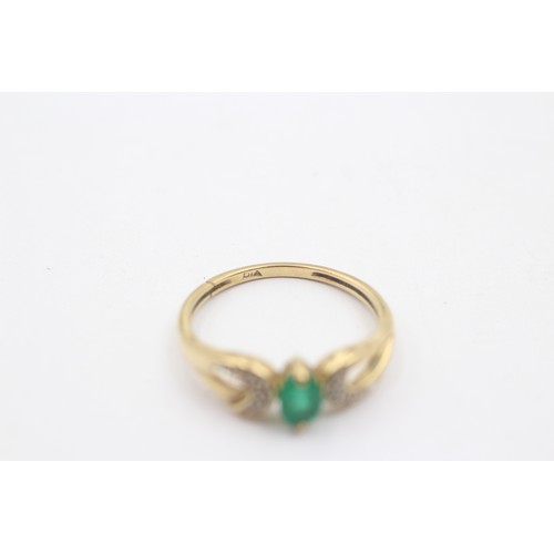 482 - 9ct gold emerald & diamond stylised dress ring (1.8g) SIZE- O