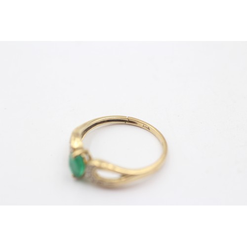 482 - 9ct gold emerald & diamond stylised dress ring (1.8g) SIZE- O